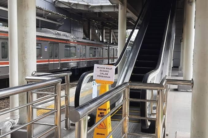 Lift-Eskalator Mati di Stasiun Manggarai, Pengguna Menumpuk di Peron 11-12