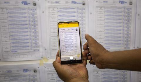 Perludem Kritik Keputusan KPU Hentikan Tayangan Sirekap