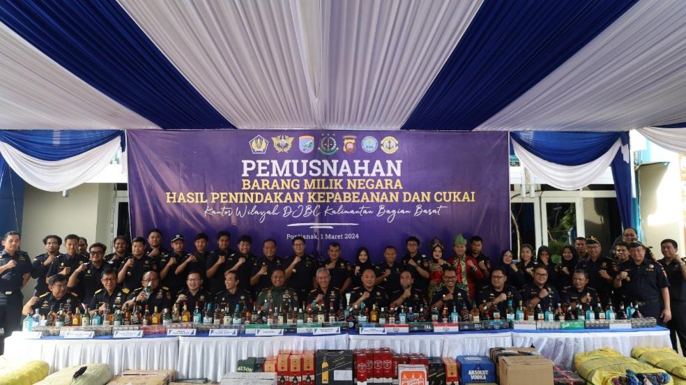 Bea Cukai Musnahkan Tujuh Ribu Liter Miras Eks Penindakan