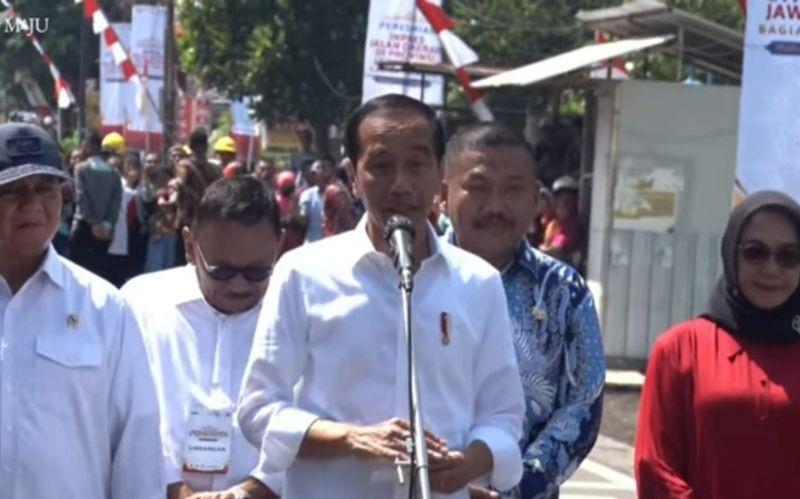Jokowi Resmikan Inpres Jalan Daerah 275 Kilometer di Jatim Bagian Selatan