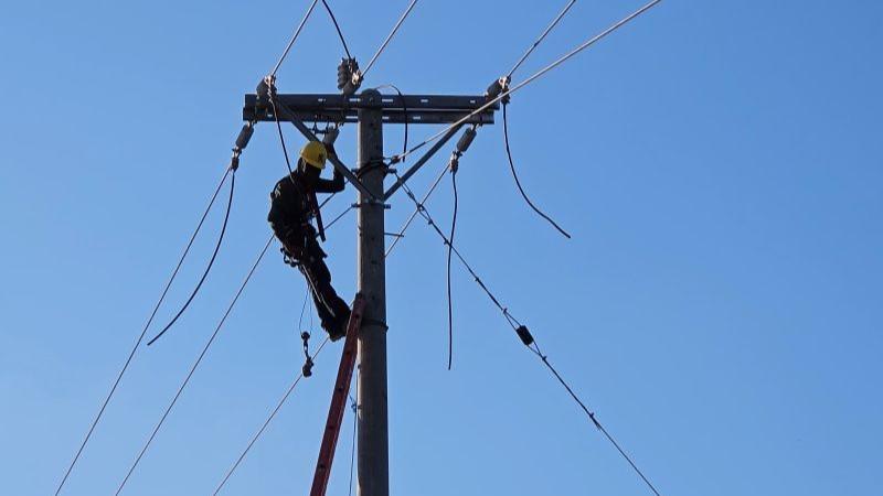 PLN Aliri Listrik bagi 594 Warga di 80 Dusun di Sulbar
