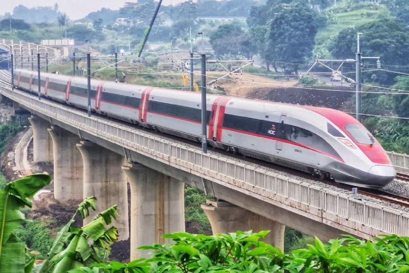 Ada Long Weekend, Jumlah Penumpang Whoosh Naik 20 Persen