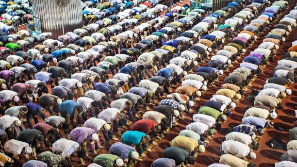 Awal Ramadan, Warga Muslim AS Salat Tarawih di Times Square New York