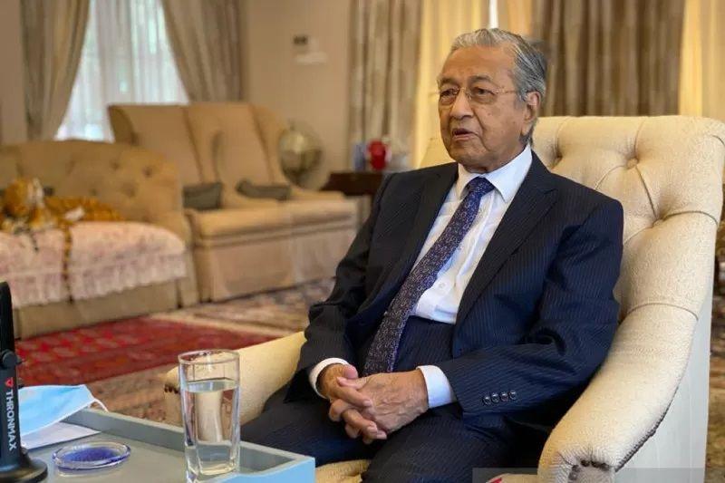 Kondisi Mantan PM Malaysia Mahathir Mohamad Terus Membaik