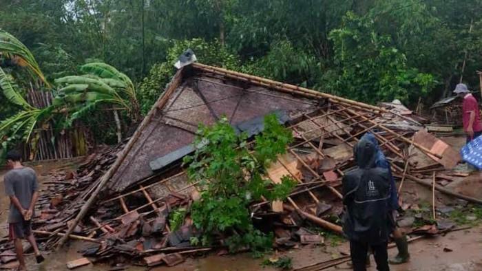 13 Bangunan Rumah dan Masjid di Malingping Rusak Total Usai Diterpa Angin Kencang