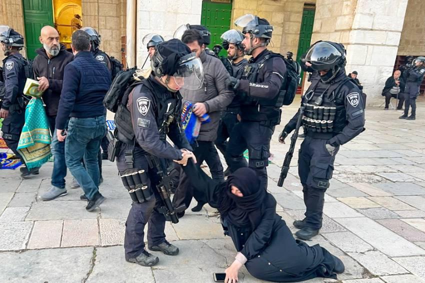 Muhammadiyah Kecam Keras Aksi Kekerasan Polisi Israel di Masjidil Aqsa