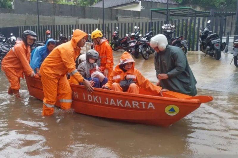 250 Rumah di Kebon Pala Terendam Banjir Hampir Satu Meter