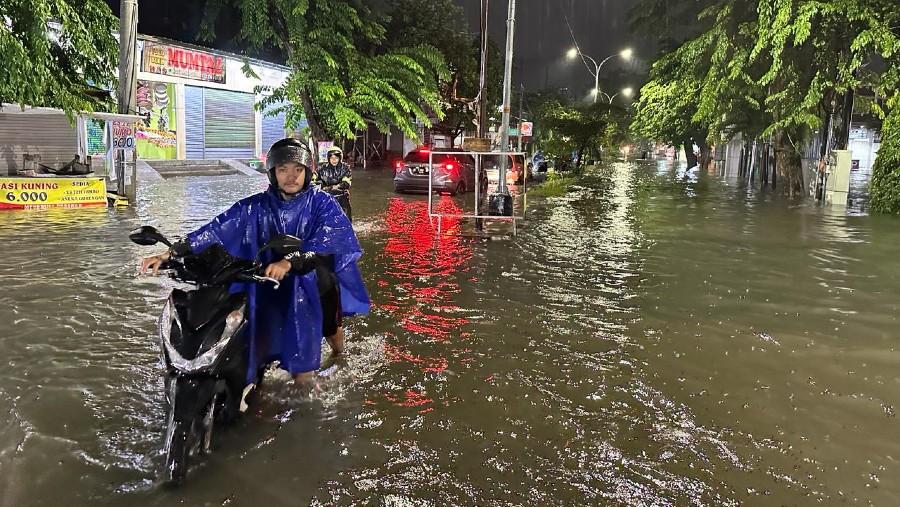 Hujan Deras Sepanjang Malam di Jakarta, Wilayah Ini Waspadai Potensi Banjir