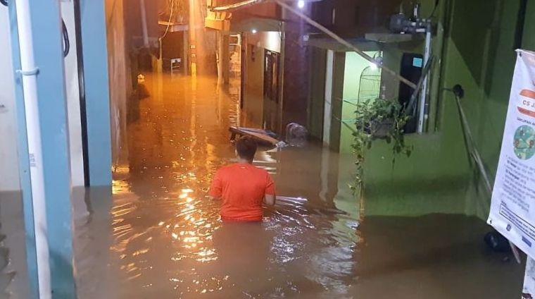 Cerita Warga Kebon Pala Jaktim Kebanjiran 110 Cm saat Tengah Malam