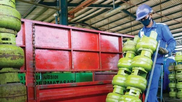 BBM Subsidi Siap Disalurkan Pertamina Patra Niaga Sesuai Kuota