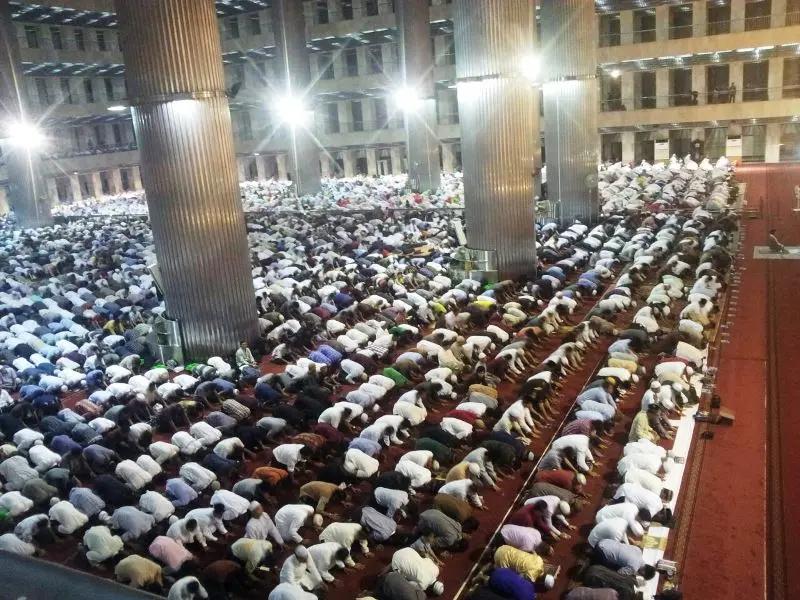 Ini Tata Cara Salat Tarawih yang Benar, Simak Selengkapnya di Sini!