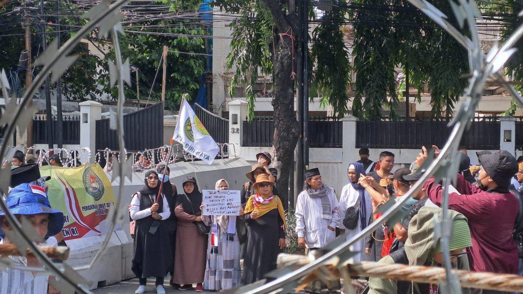 Demonstran Mulai Menyemut di Sekitar Kantor KPU RI