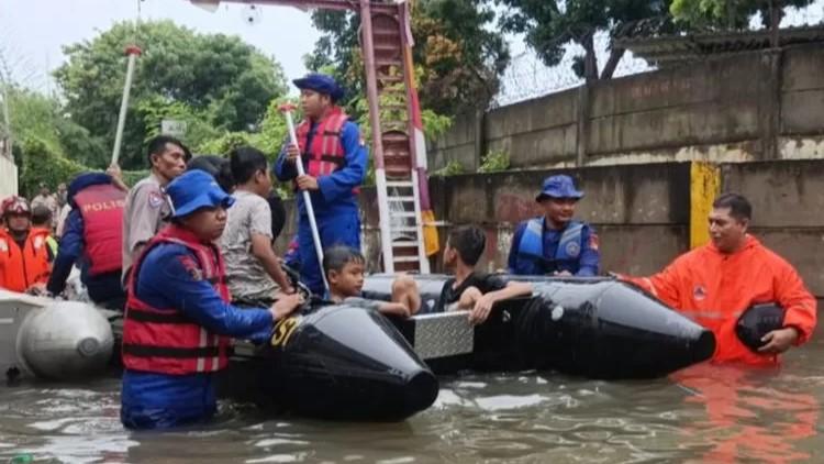 BPBD DKI Jakarta Rilis 14 RT dan 15 Ruas Jalan Kebanjiran
