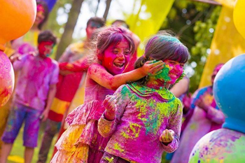 Warga India Siap Rayakan 'Holi', Festival Warna Hindu