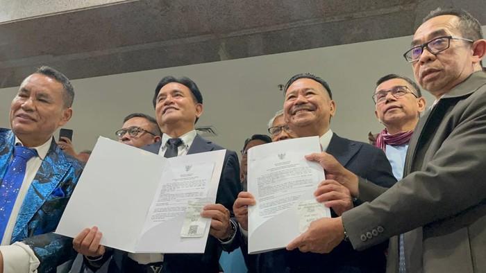 45 Tim Hukum Prabowo-Gibran Serahkan Surat Permohonan Jadi Pihak Terkait ke MK