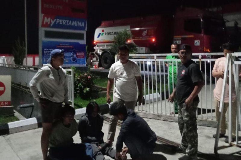Keluyuran Malam-malam, 2 Remaja Bawa Ganja di Agam Ditangkap Polisi