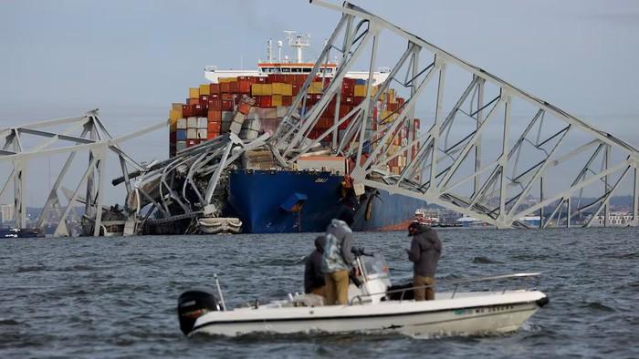 Jembatan Baltimore di AS Ambruk Usai Ditabrak Kapal Kargo