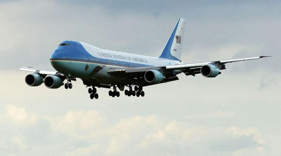 Barang-Barang Hilang di Pesawat Air Force One, Gedung Putih Memberi Peringatan?