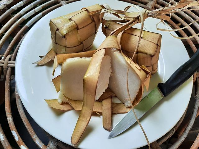 Ketupat Jadi Makanan Wajib Lebaran, Ini Sejarahnya!