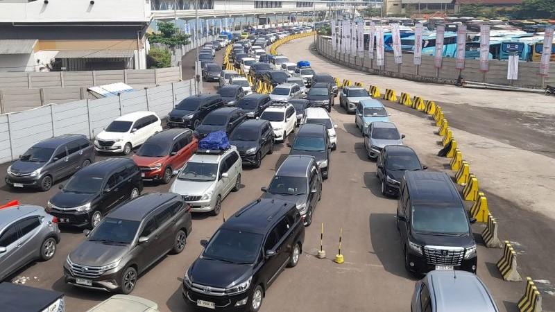 Puncak Arus Mudik di Pelabuhan Merak Diprediksi H-4 Lebaran 2024