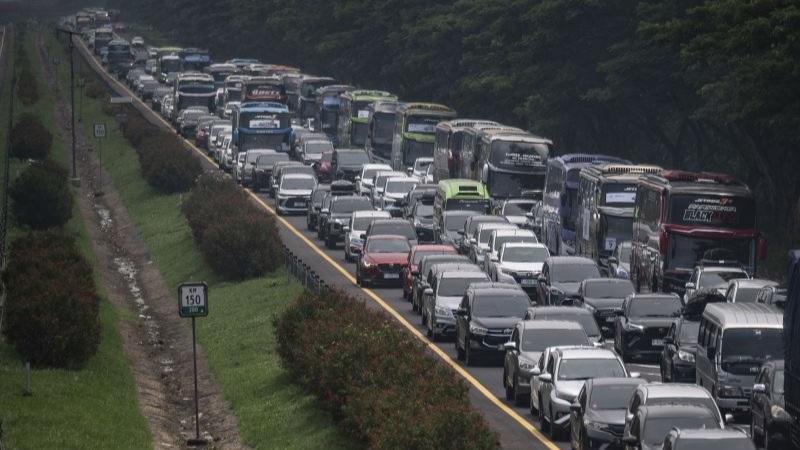 Korlantas Polri Terapkan Contraflow di Tol Cipali