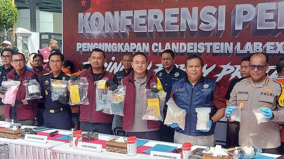 Penggrebekan Pabrik Ekstasi Fredy Pratama Berawal Adanya Paket Kimia Dari China
