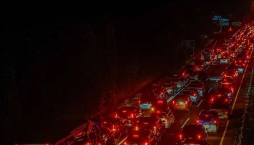 2,5 Juta Kendaraan Tercatat Lewat Tangerang-Merak hingga Puncak Mudik
