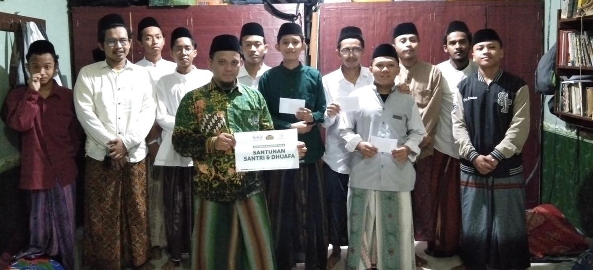 LAZISNU PBNU Salurkan Zakat Mal ke Santri Lirboyo