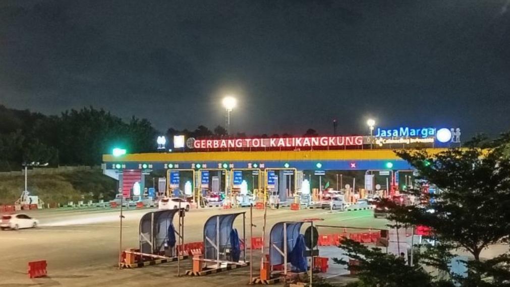 Arus Mudik, Volume Kendaraan Masuk Gerbang Tol Kalikangkung Semarang Masih Tinggi