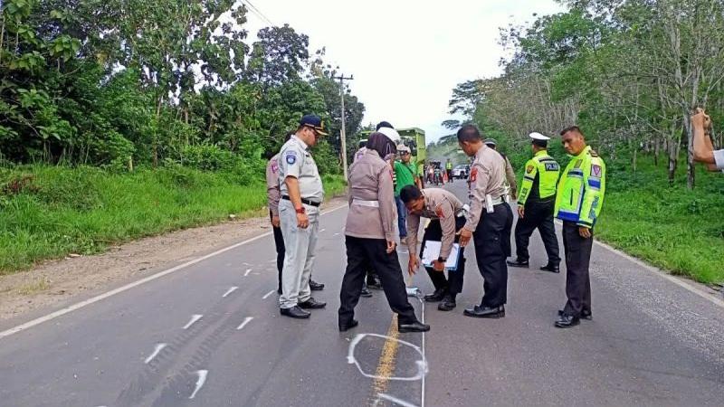 Motor vs Mobil di OKU Selatan, Dua Pemotor Tewas di TKP