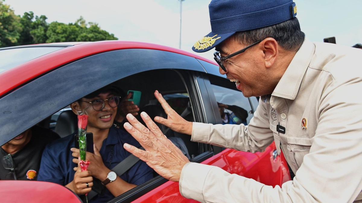 Arus Balik Lebaran, Menhub Tinjau Langsung Titik Daerah Kepadatan di Jateng-Jabar