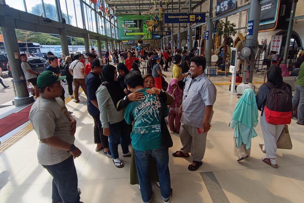 Arus Balik Stasiun Pasar Senen