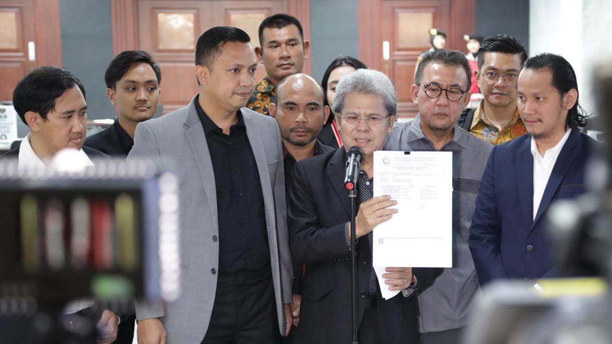 Tim Hukum Tiga Pasangan Capres dan KPU Serahkan Kesimpulan Sidang PHPU Presiden