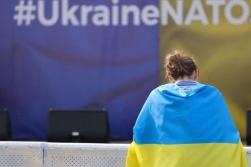 Ajukan Pertemuan Dewan, Ukraina Minta NATO Bahas Dukungan Militer