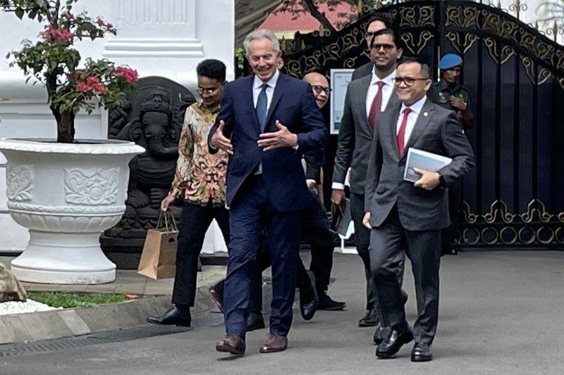 Jokowi-Tony Blair Bahas Investasi Energi Terbarukan di Kota Nusantara