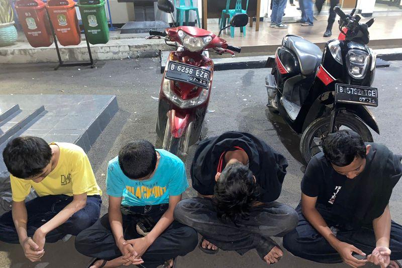 4 Remaja Tawuran Bawa Busur dan Panah di Bekasi Ditangkap Polisi