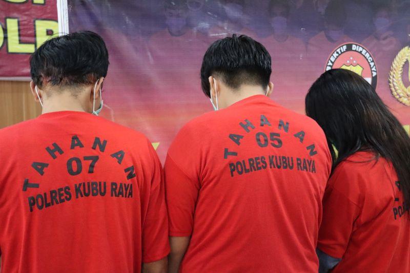 Wanita Mau Antar Narkoba ke Kubu Raya Ditangkap, Sabu Disembunyikan dalam Bra