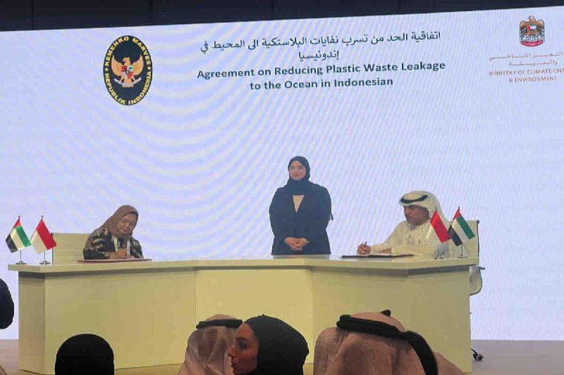 Tangani Sampah Plastik di Laut, Indonesia-Abu Dhabi Teken Kerja Sama