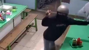 1 Pelaku Begal Hp Bercelurit di Warkop Bekasi Ditangkap