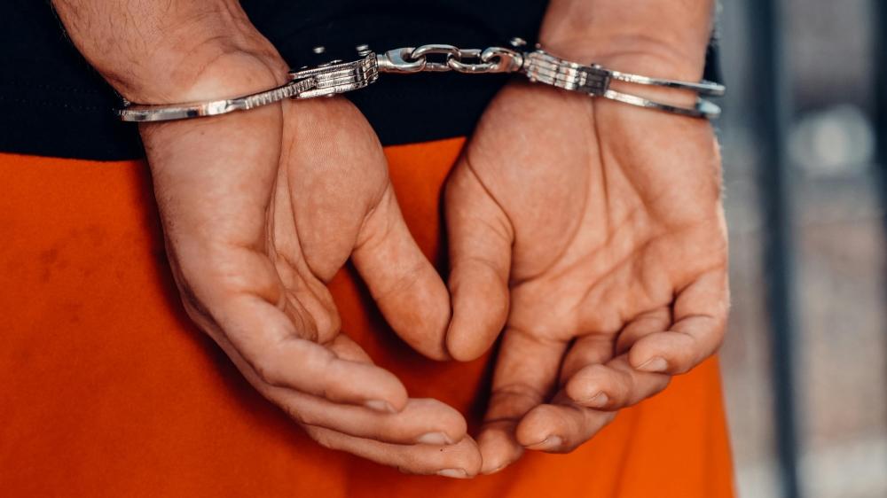 Penggerebekan Markas Judi Online, 11 Terduga Pelaku Diamankan Polisi