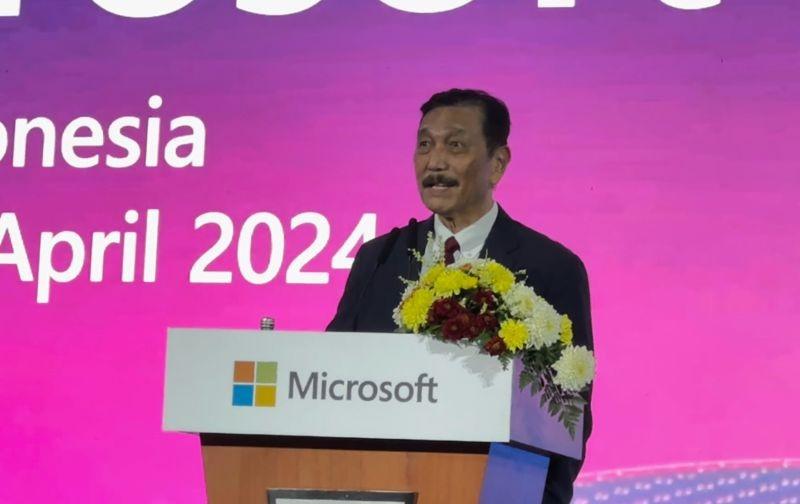 Luhut Sesumbar Microsoft Tidak Akan Menyesal Berinvestasi di Indonesia
