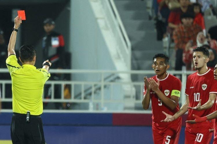 Layakkah Rizky Ridho Dapat Kartu Merah? Begini Penjelasan Jimmy Napitupulu
