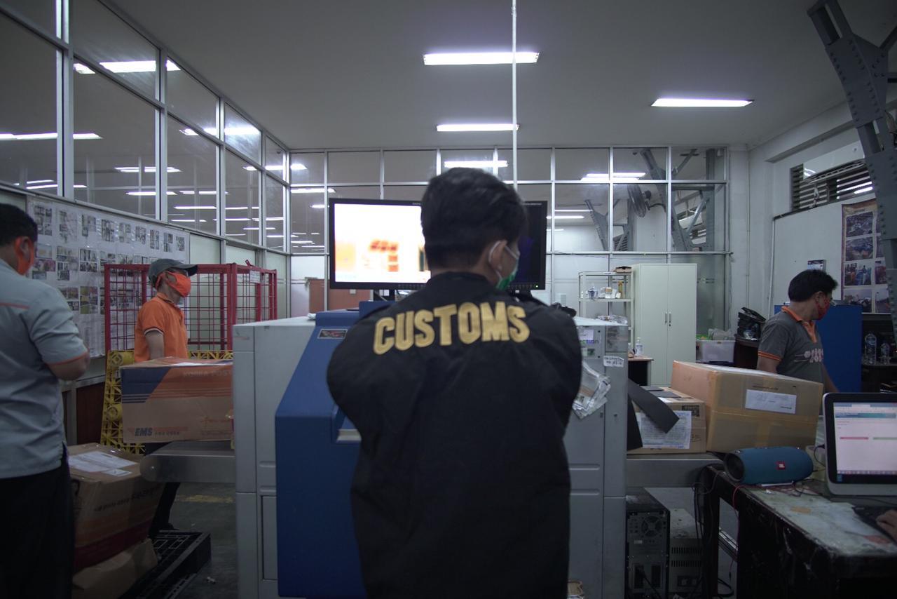 Bea Cukai Ajak Masyarakat Pahami Aturan Barang Kiriman Hasil Perdagangan