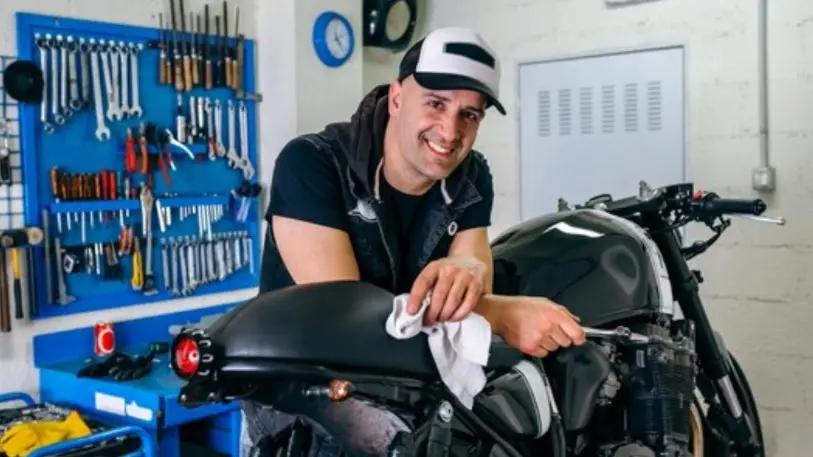 Motor Brebet saat Dibawa Jalan? Simak Penyebab dan Solusinya di Sini!