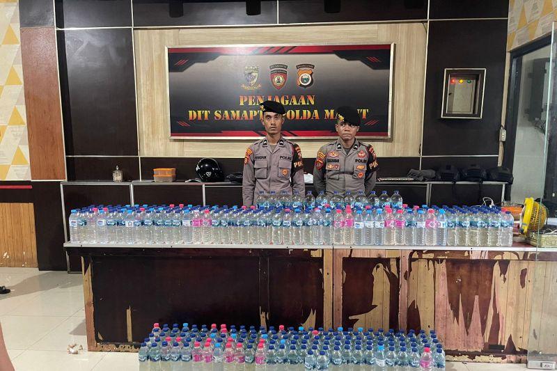 Polisi Gagalkan Penyelundupan Miras Cap Tikus di Pelabuhan Ternate, 1 Orang Ditangkap