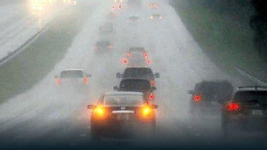 Jangan Salah! Ini Gunanya Lampu Hazard Pada Mobil