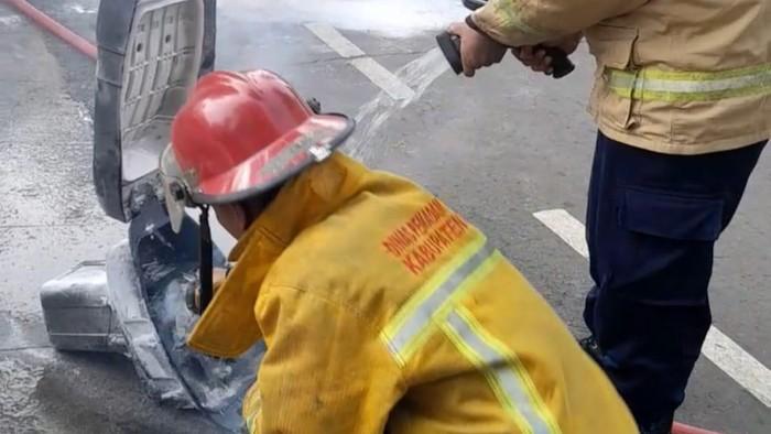 Diduga Gegara Korsleting Baterai, Motor Listrik di Bogor Terbakar