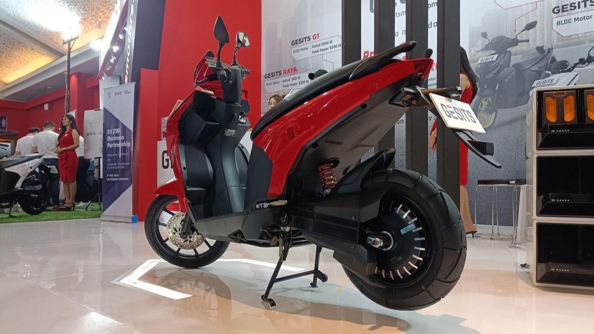 Ini Deretan Motor Listrik Terlaku Dijual di PEVS 2024