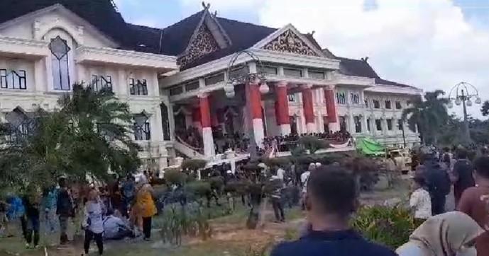 Polisi Tetapkan Provokator Perusakan Kantor Gubernur Jadi Tersangka