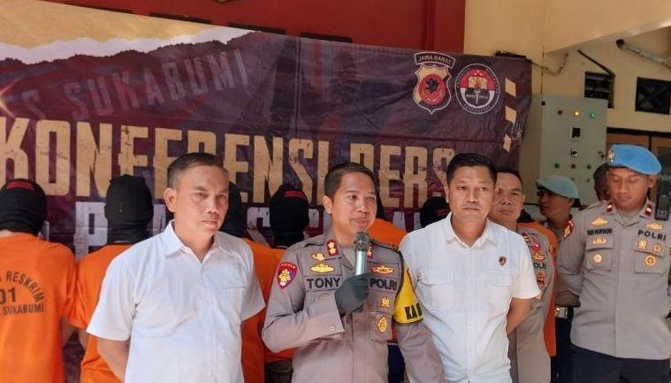 Terungkap, Pria Tusuk Leher Gay hingga Tewas di Sukabumi Pakai 2 Pisau